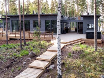 Scandinavian log house — healthy, natural building material